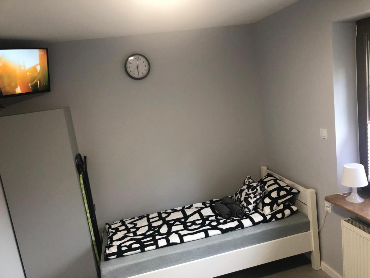 Klimatyzowane Apartamenty I Pokoje Przy Targach Kielce Eksteriør bilde