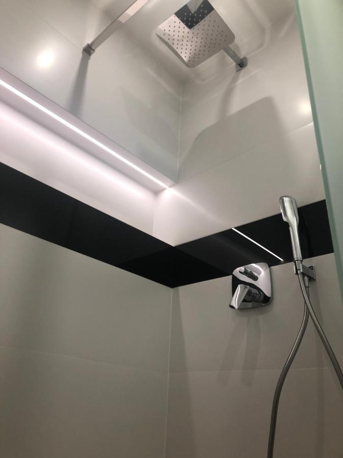 Klimatyzowane Apartamenty I Pokoje Przy Targach Kielce Eksteriør bilde