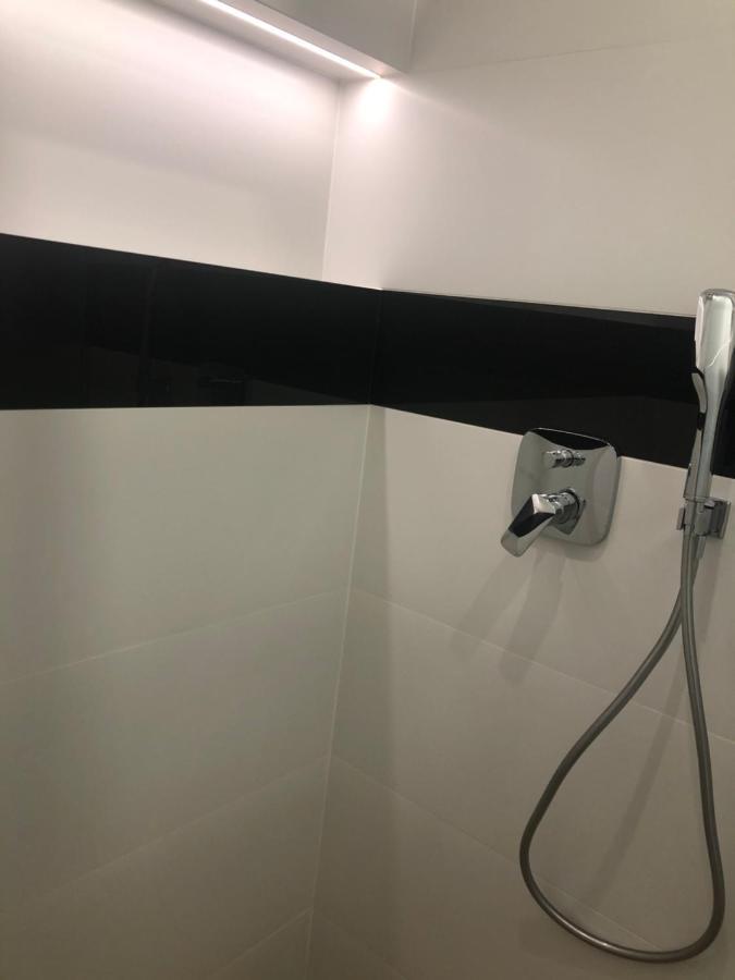 Klimatyzowane Apartamenty I Pokoje Przy Targach Kielce Eksteriør bilde