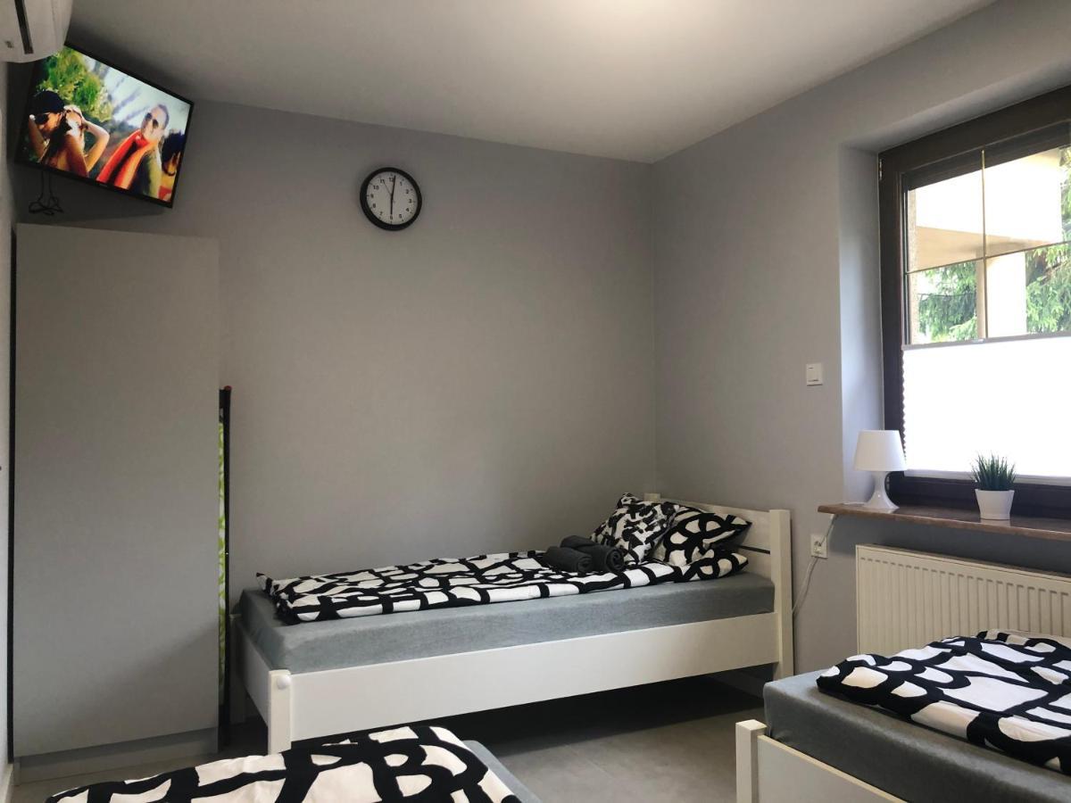 Klimatyzowane Apartamenty I Pokoje Przy Targach Kielce Eksteriør bilde