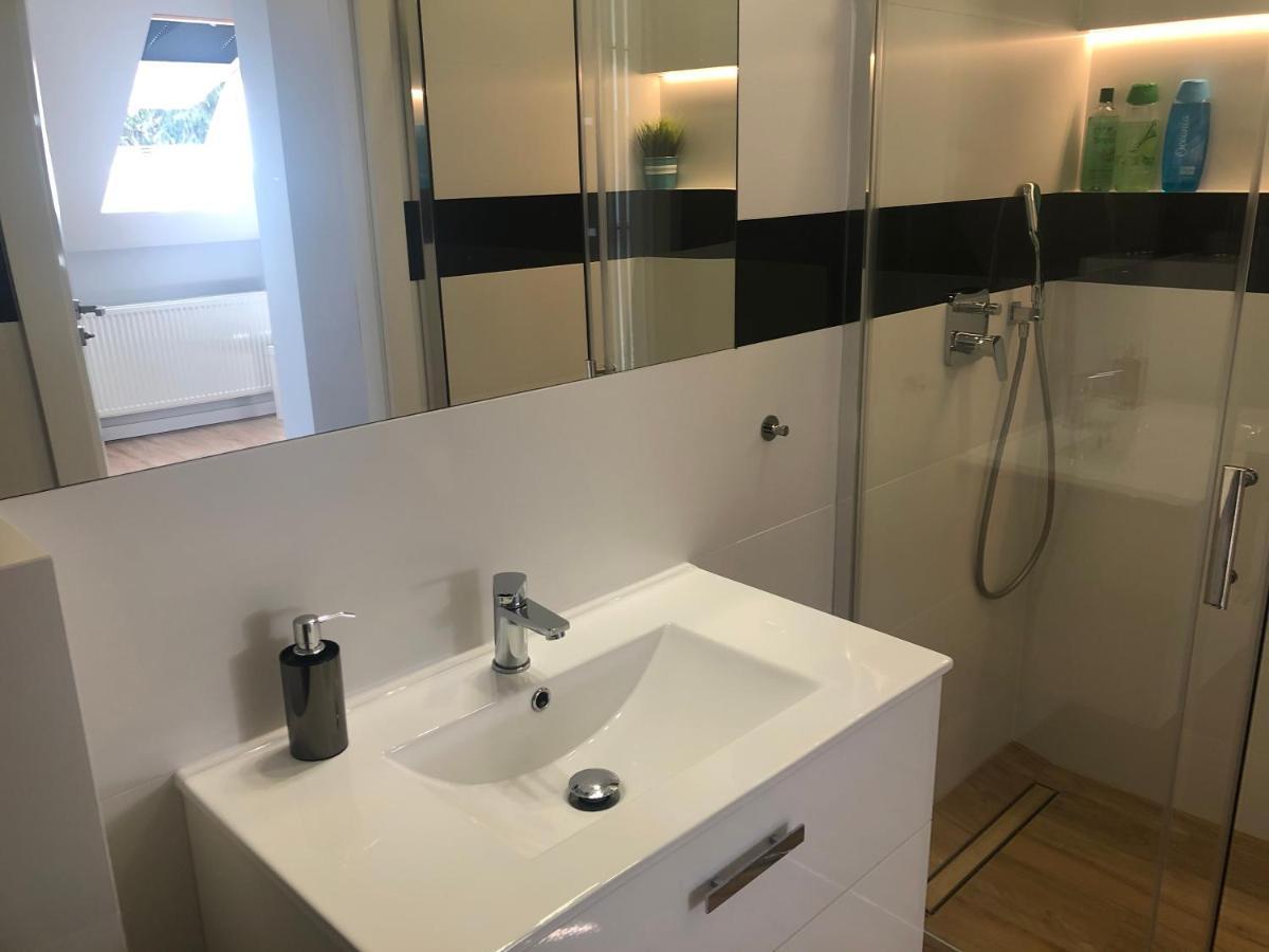 Klimatyzowane Apartamenty I Pokoje Przy Targach Kielce Eksteriør bilde