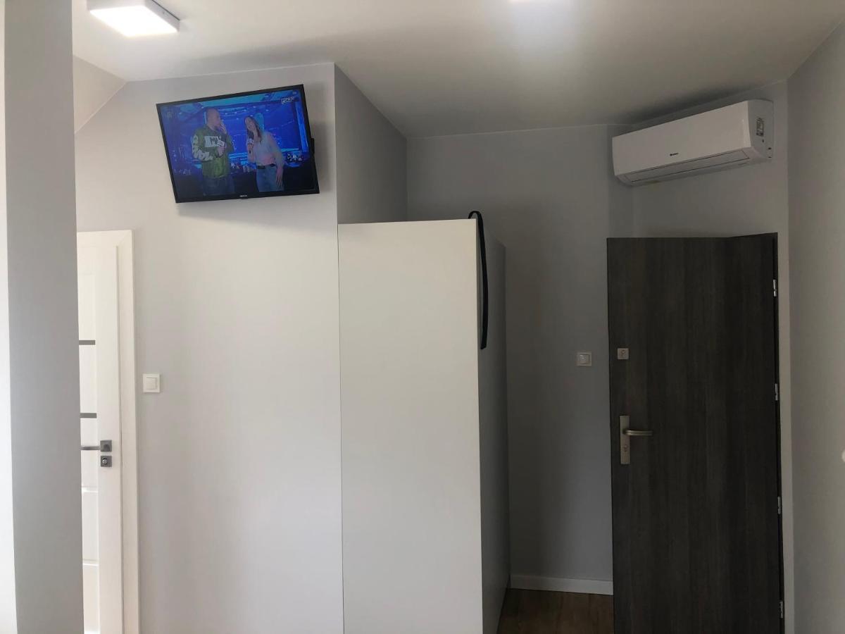 Klimatyzowane Apartamenty I Pokoje Przy Targach Kielce Eksteriør bilde